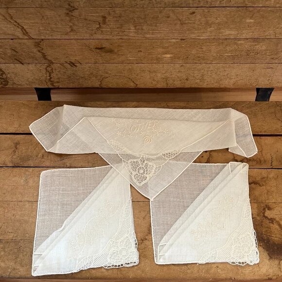 Vintage Set of 3 30s Mother Hand Embroidered Hankie Lace Handkerchief - Picture 6 of 12